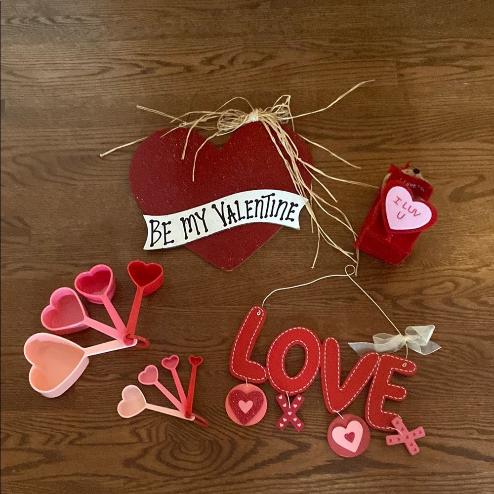 Valentine's Day Heart and Love Decor Set